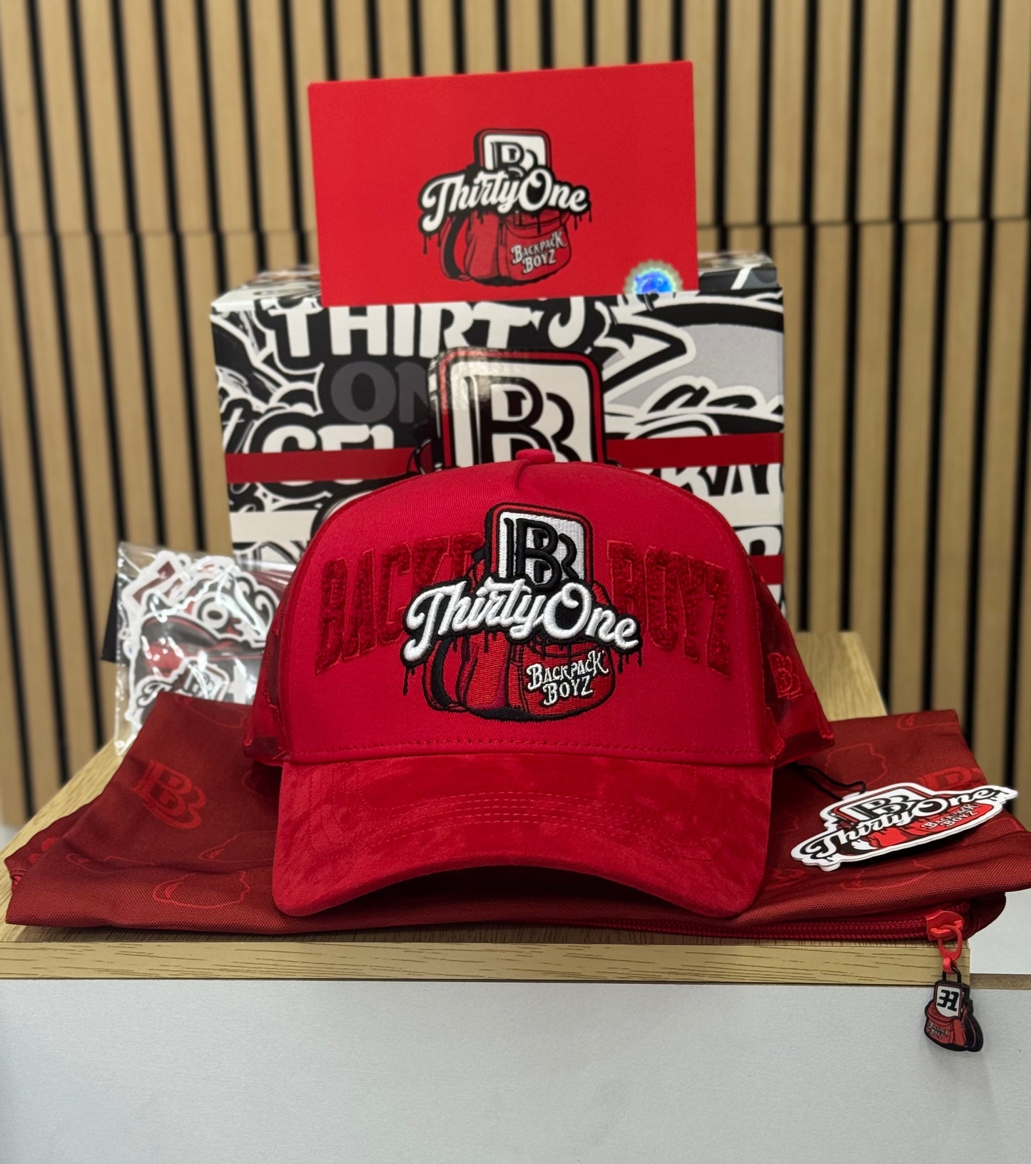 Gorra Thirty One Hats La Mochila Backpack Boyz Original Rojo 🎒