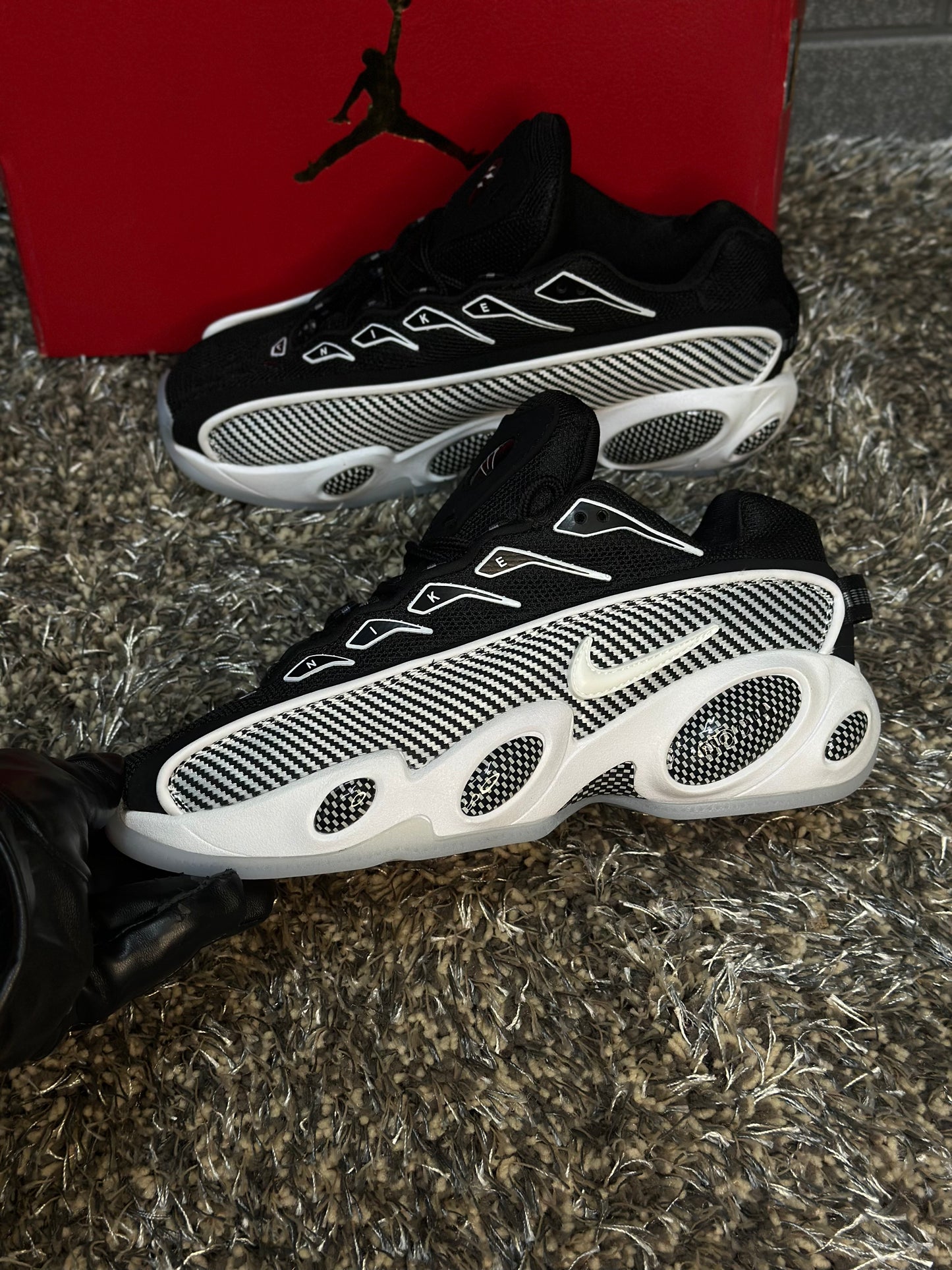 tenis deportivos blaco con negro