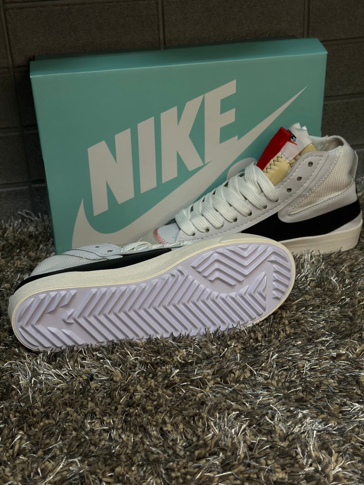 Tenis deportivos color blanco con negro
