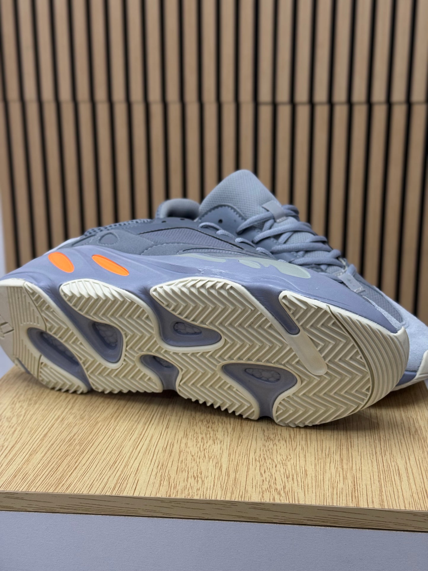 Tenis Adidas Yeezy boost 700