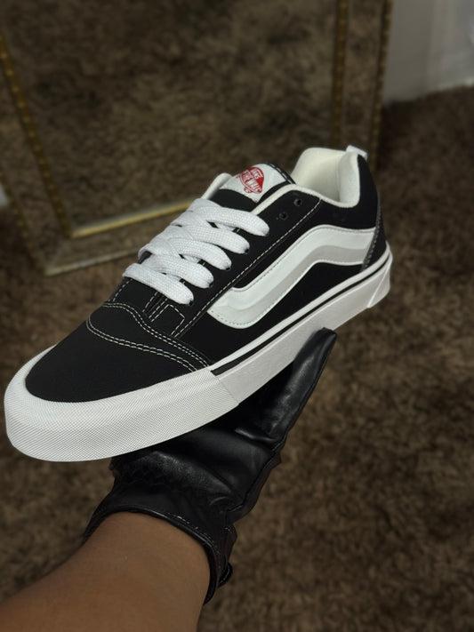 tenis knu skool