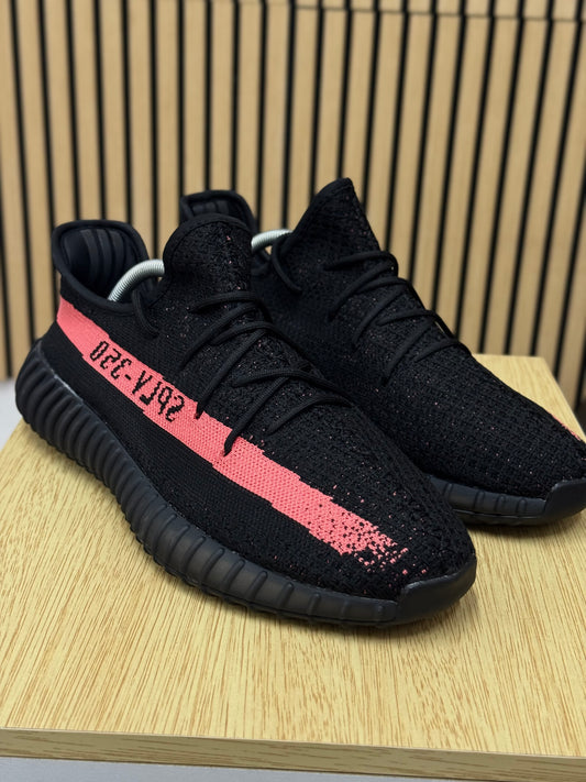 Tenis Adidas Yeezy 350 V2 Black/red
