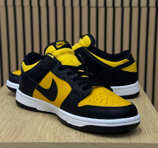 Tenis Dunk Low Black/University Gold