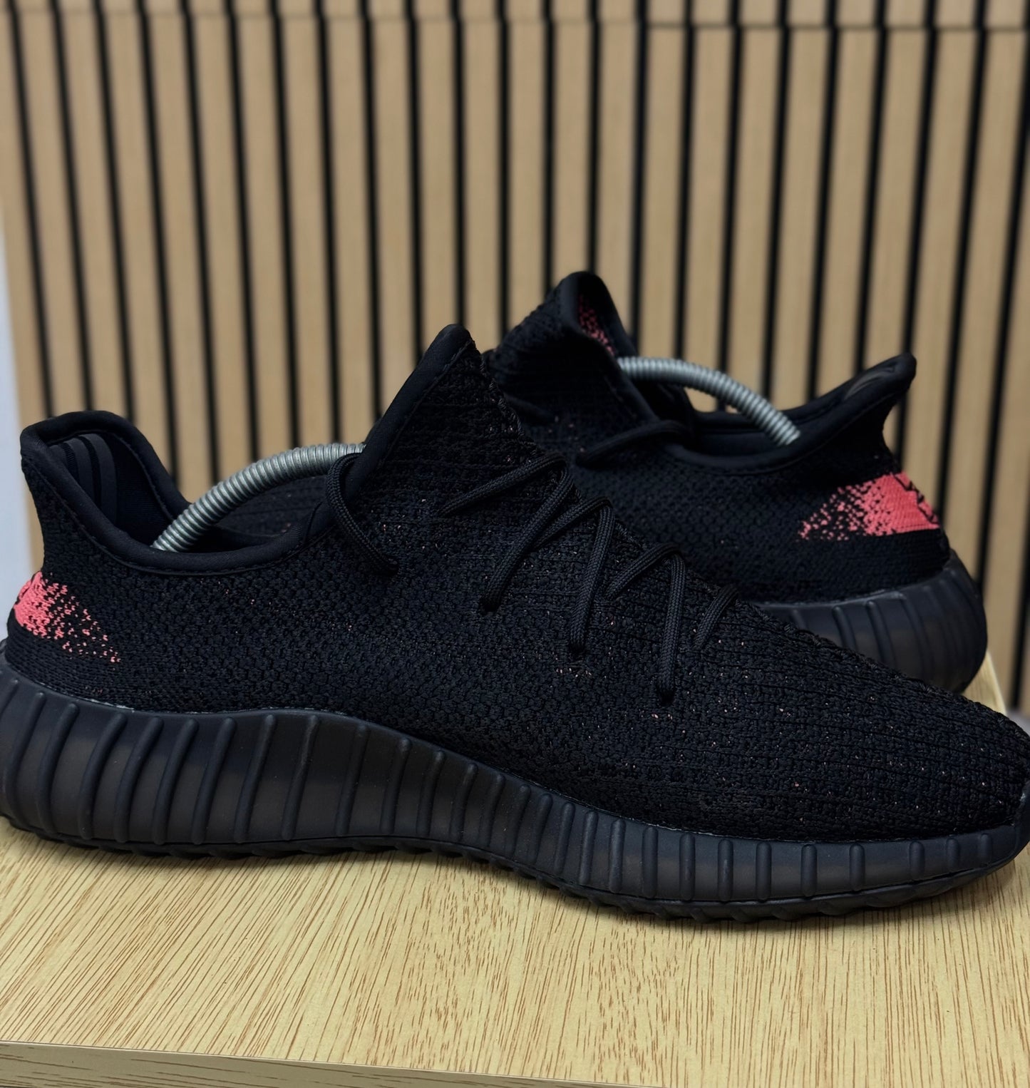 Tenis Adidas Yeezy 350 V2 Black/red