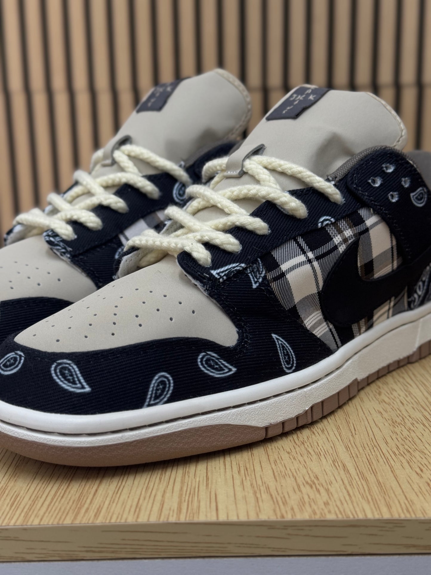 Tenis Nike Low Travis Scott (Regular Box)