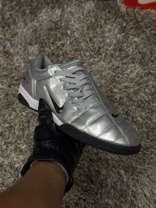 tenis Metallic Silver and Black