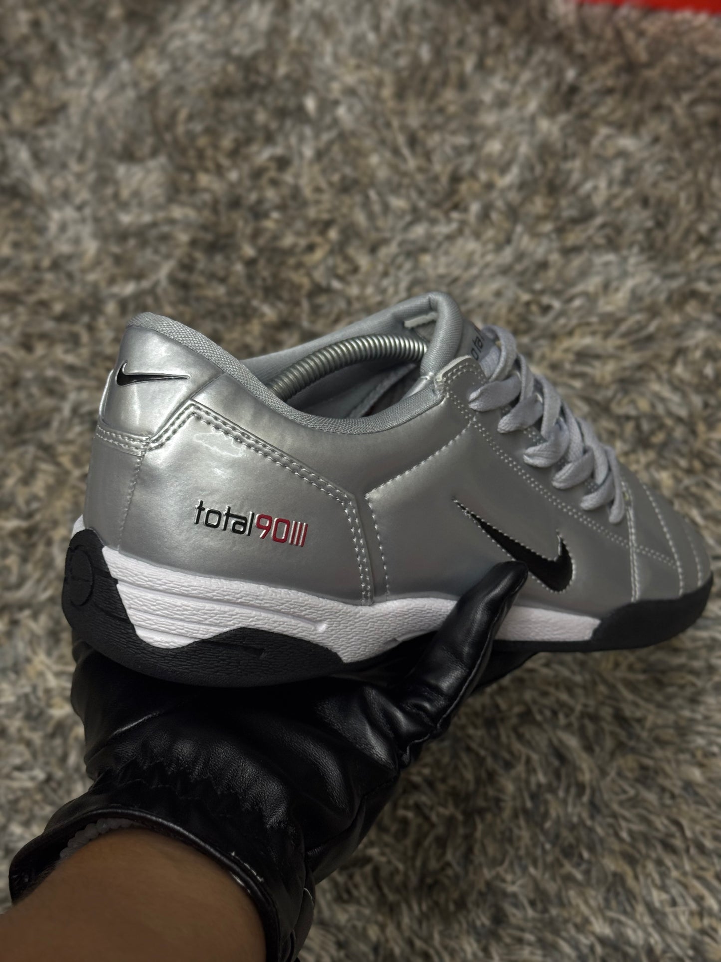 tenis Metallic Silver and Black