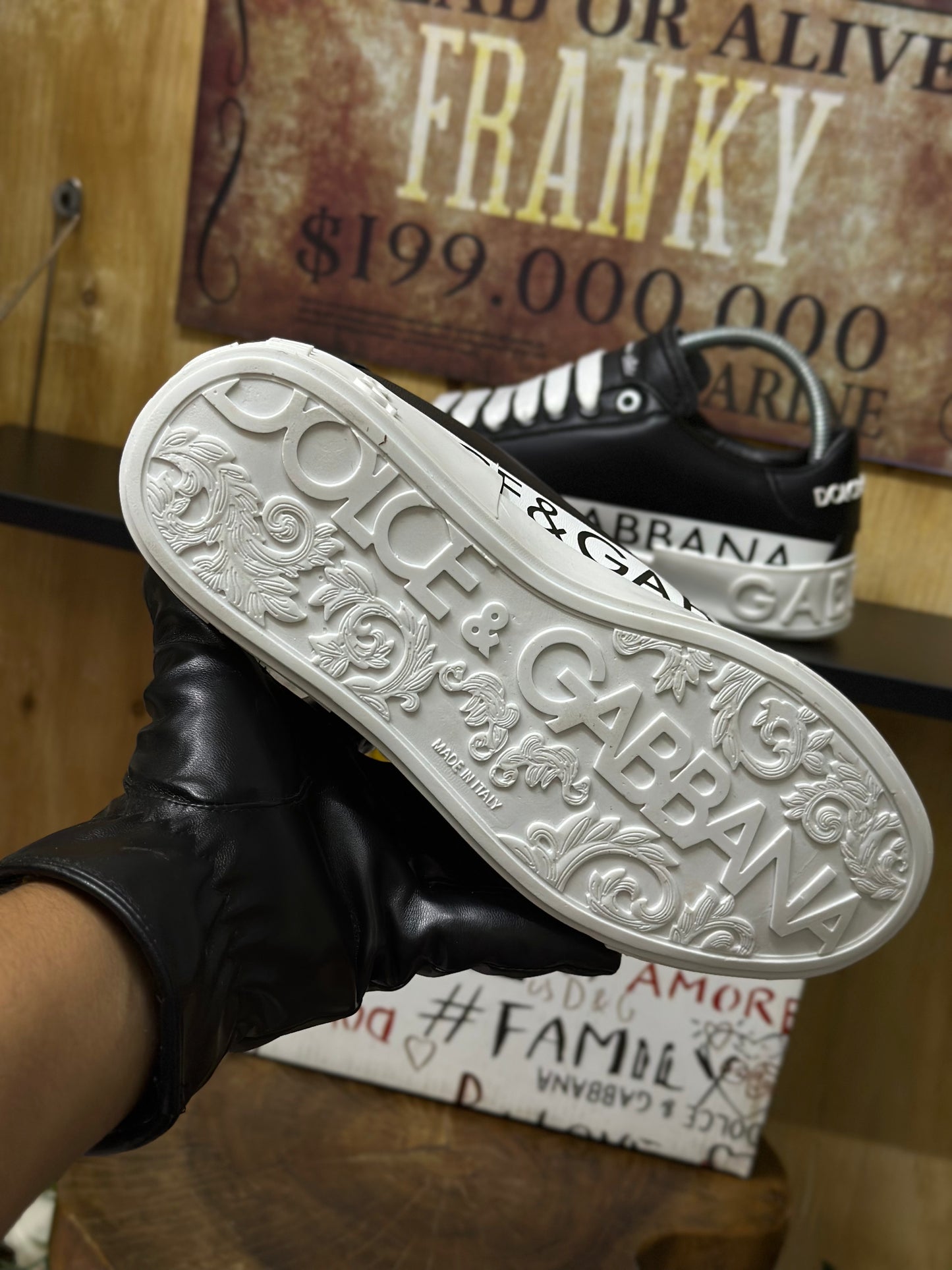 Tenis blancos con negro