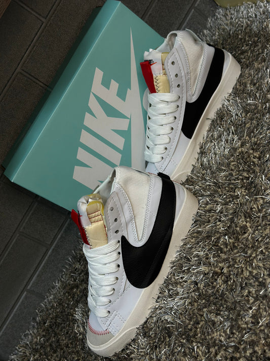 Tenis deportivos color blanco con negro